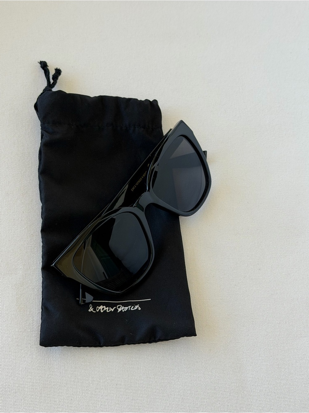 & Other Stories Glossy Black Cat-Eye Sunglasses
